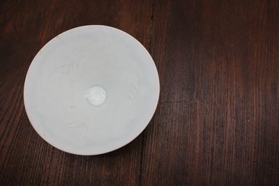 影青釉刻花斗笠盏