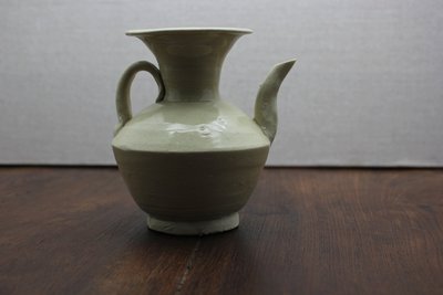 青白釉壶