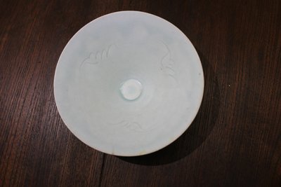 影青釉刻花斗笠盏