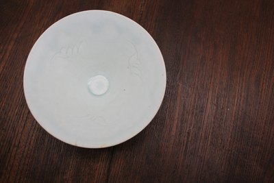 影青釉刻花斗笠盏