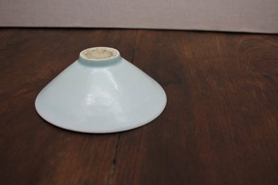 影青釉刻花斗笠盏