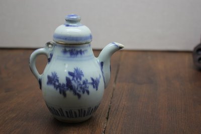 青花折桂纹执壶