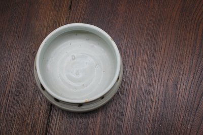 湖田影青釉点褐彩渣斗