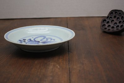 宣德青花狮子舞绶带纹盘