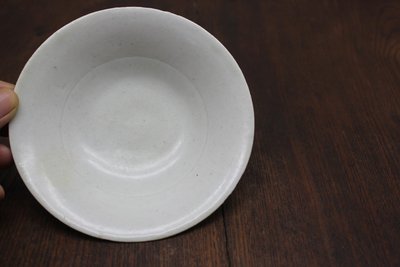 青白釉月亮底憋口斗笠盏